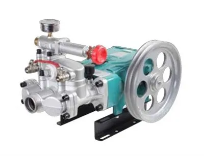 Pirinçten yapılmış bir püskürtme pompası bahçe ilaçlaması için kullanılabilir...